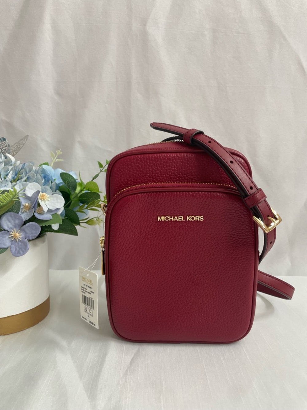 Michael Kors Jet Set Travel Medium Pebbled Leather
Crossbody Bag  cherry - Picture 4 of 14